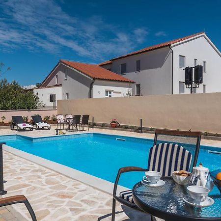 ורסי Apartments Sandrina מראה חיצוני תמונה