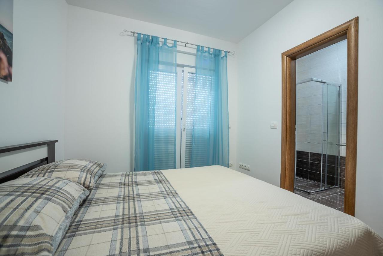 ורסי Apartments Sandrina מראה חיצוני תמונה