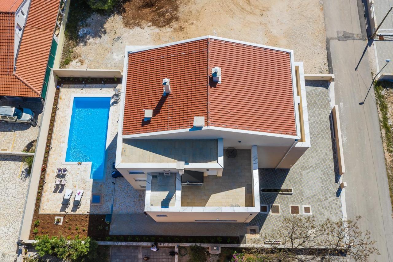 ורסי Apartments Sandrina מראה חיצוני תמונה