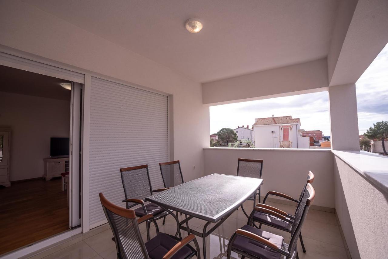 ורסי Apartments Sandrina מראה חיצוני תמונה