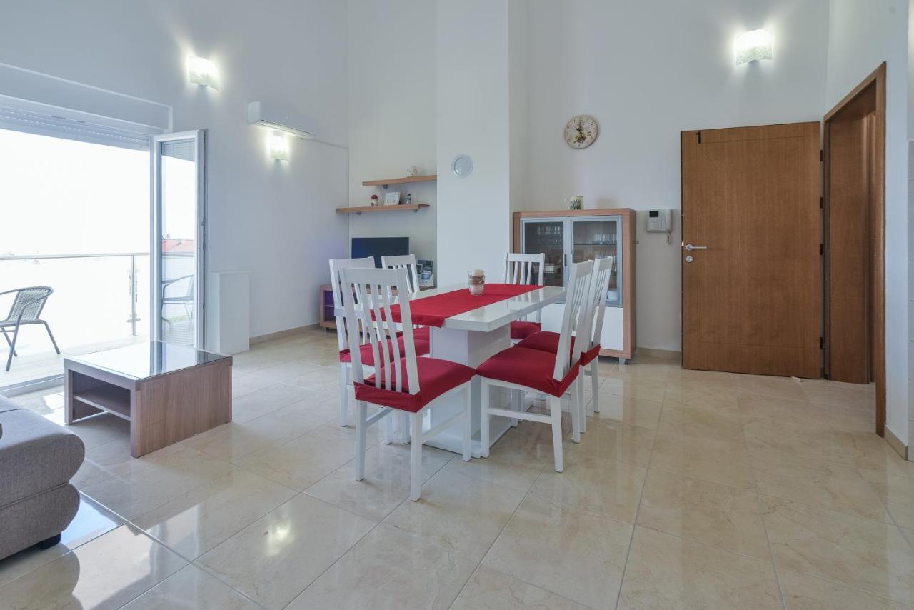 ורסי Apartments Sandrina מראה חיצוני תמונה