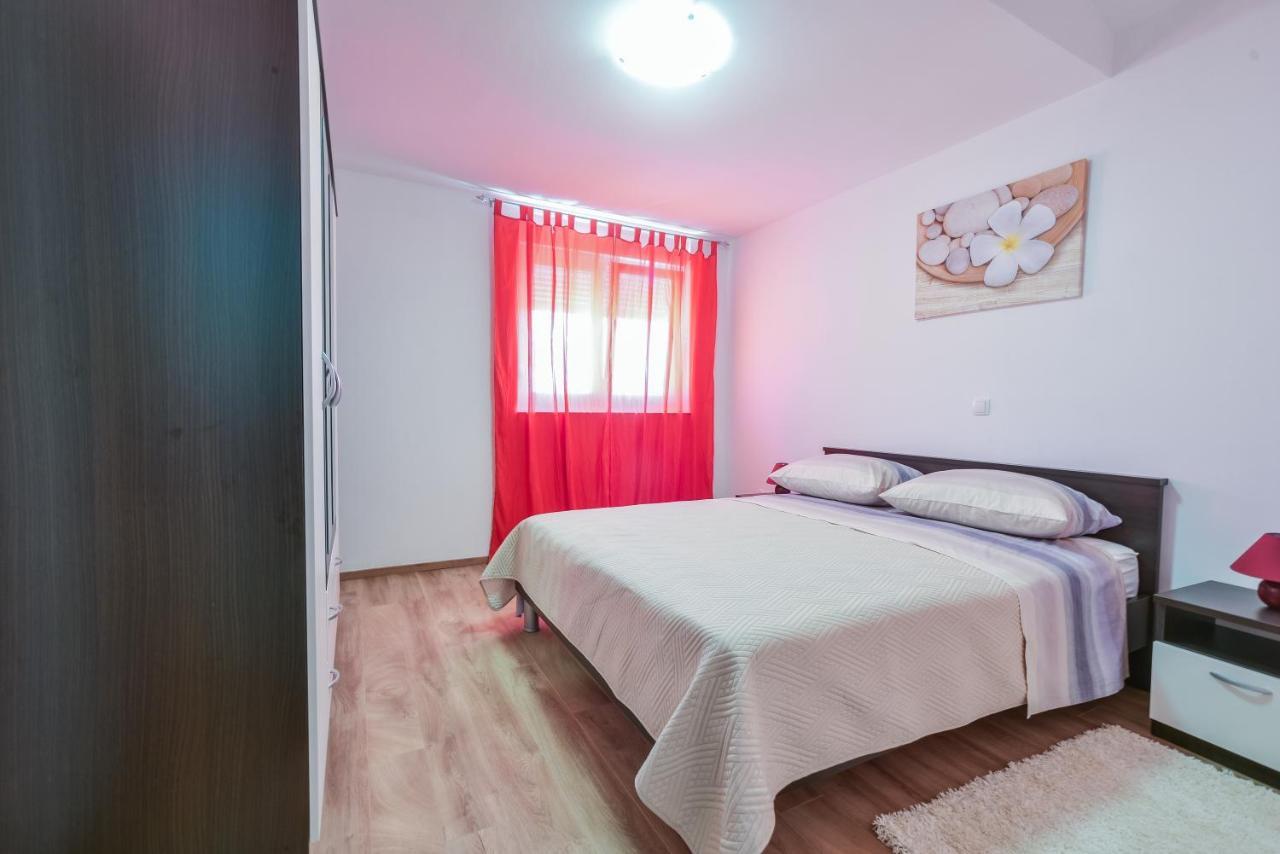 ורסי Apartments Sandrina מראה חיצוני תמונה