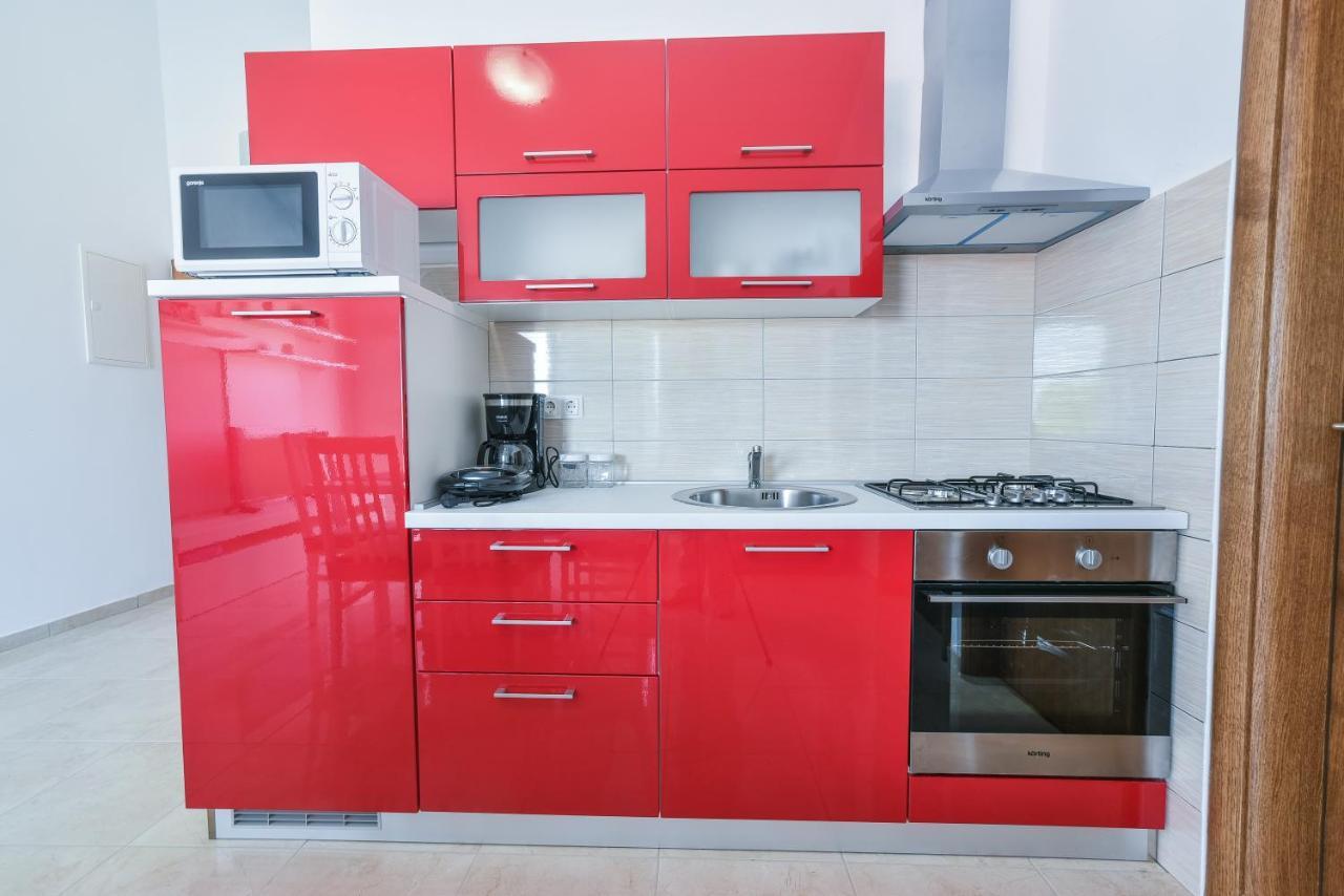 ורסי Apartments Sandrina מראה חיצוני תמונה